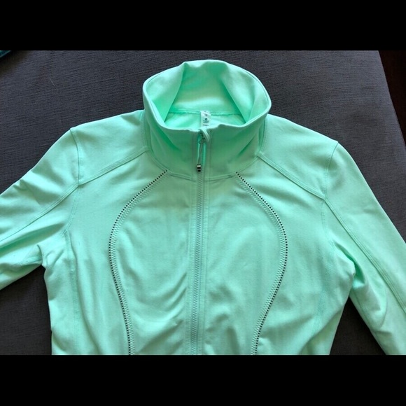 LULULEMON Athletica Women’s Jacket, Size 10 - Picture 4 of 6